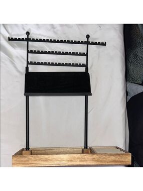 Jewelry Display rack, Black Metal Jewelry Stand with Wooden Base